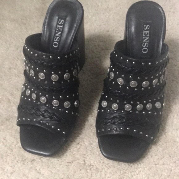 Sensor shoes very trendy hardly used at all - Picture 2 of 4